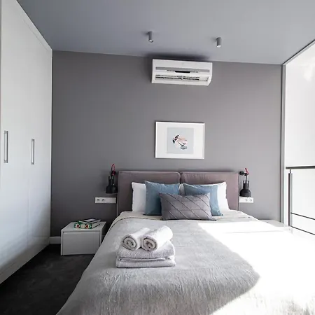 Qbik Loft Modern Apartment