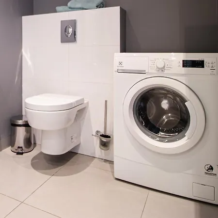 アパート Qbik Loft Modern ワルシャワ